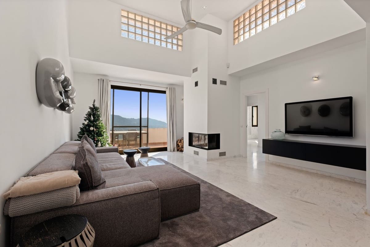 2 sypialnia Penthouse na sprzedaż w La Mairena z basenem garażem - 635 000 € (Ref: 9893043)