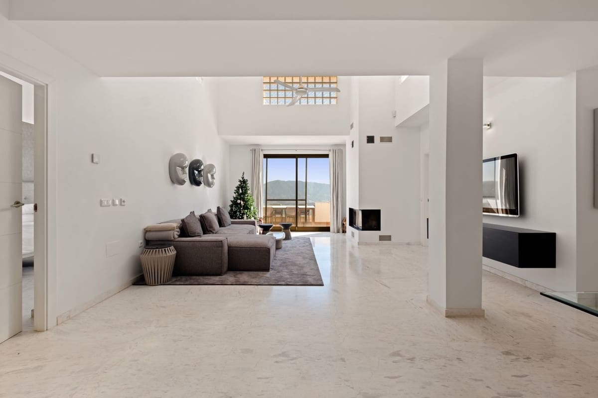 2 sypialnia Penthouse na sprzedaż w La Mairena z basenem garażem - 635 000 € (Ref: 9893043)