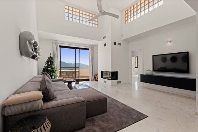 2 sypialnia Penthouse na sprzedaż w La Mairena, Ojen z basenem garażem - 635 000 € (Ref: 9893043)