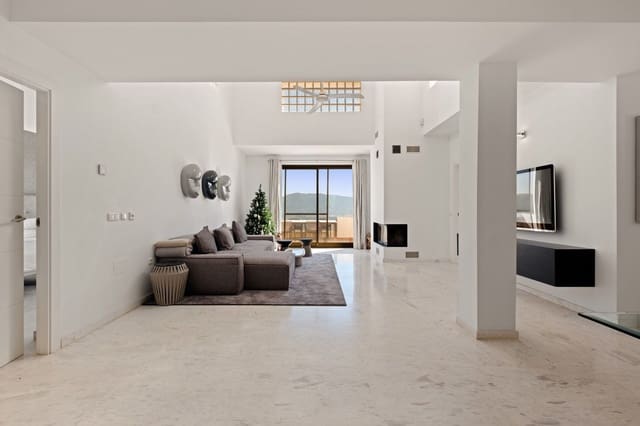2 sypialnia Penthouse na sprzedaż w La Mairena, Ojen z basenem garażem - 635 000 € (Ref: 9893043)