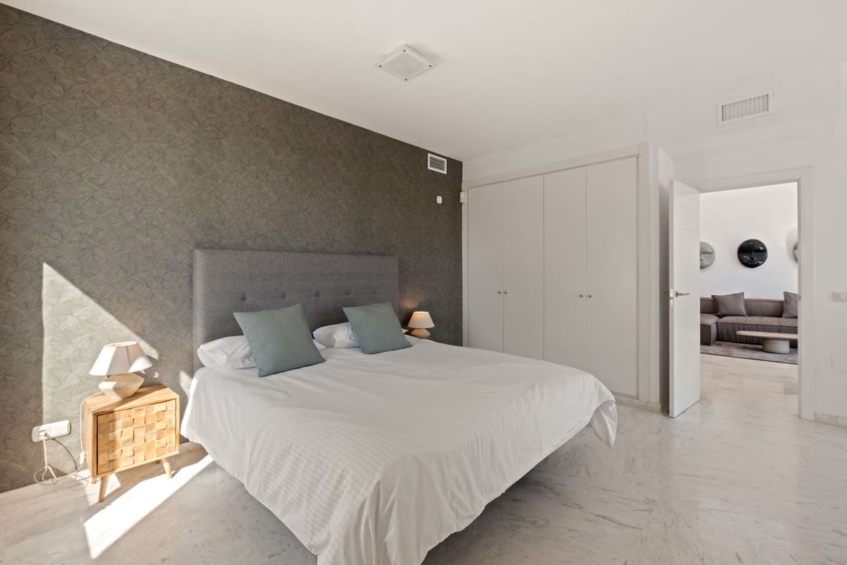 2 sypialnia Penthouse na sprzedaż w La Mairena z basenem garażem - 635 000 € (Ref: 9893043)
