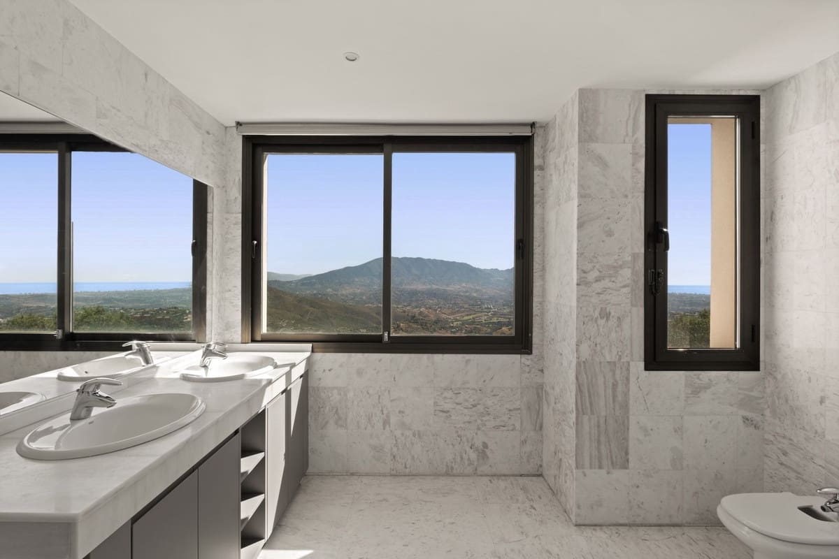 2 sypialnia Penthouse na sprzedaż w La Mairena z basenem garażem - 635 000 € (Ref: 9893043)