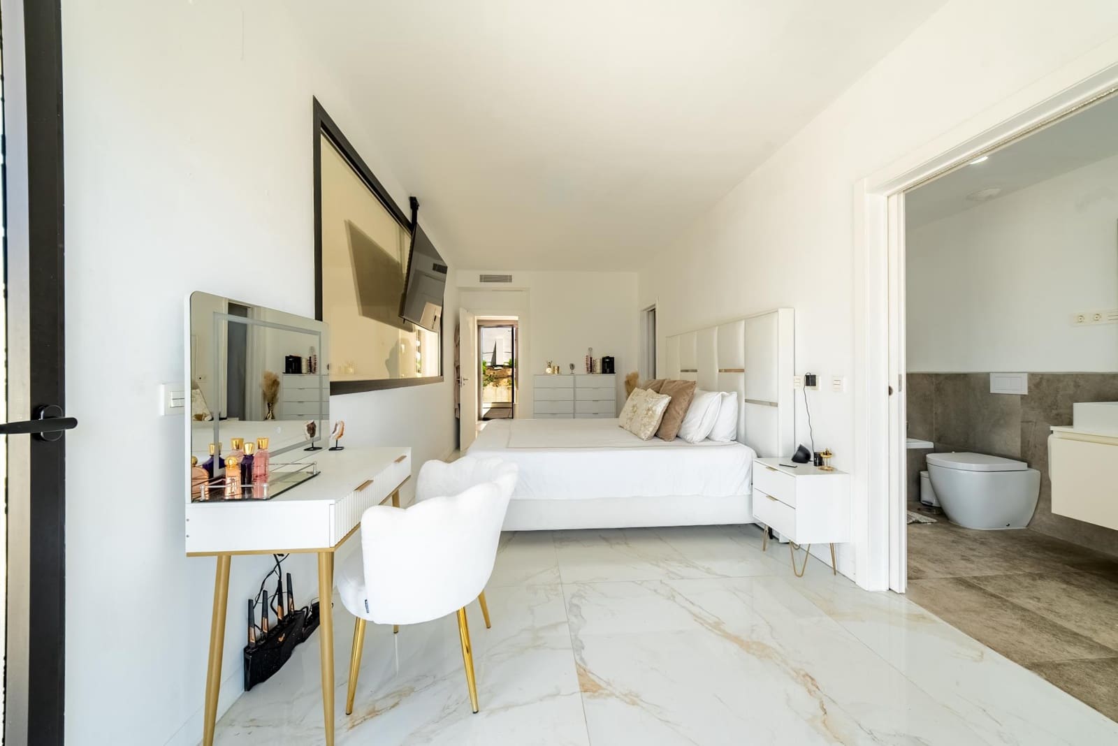 4 Zimmer Haus zu verkaufen in La Cala de Mijas mit Pool Garage - 925.000 € (Ref: 9893119)
