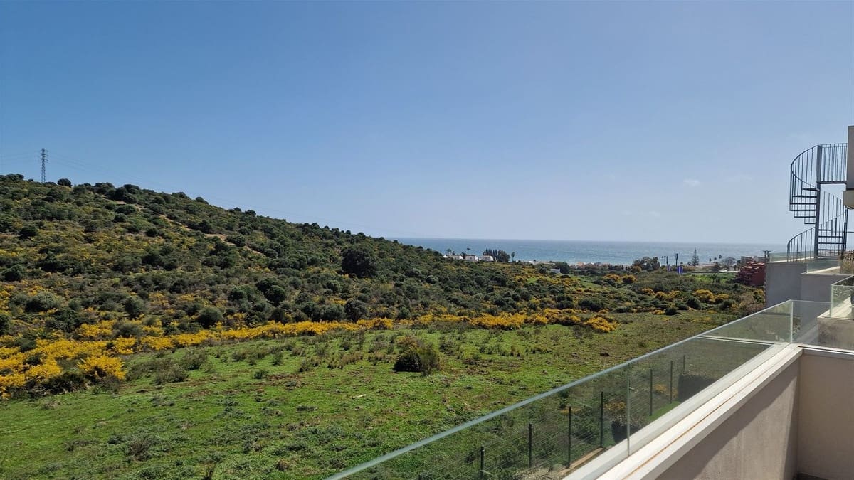 3 soverom Penthouse til salgs i Estepona med svømmebasseng garasje - € 539 000 (Ref: 9894698)