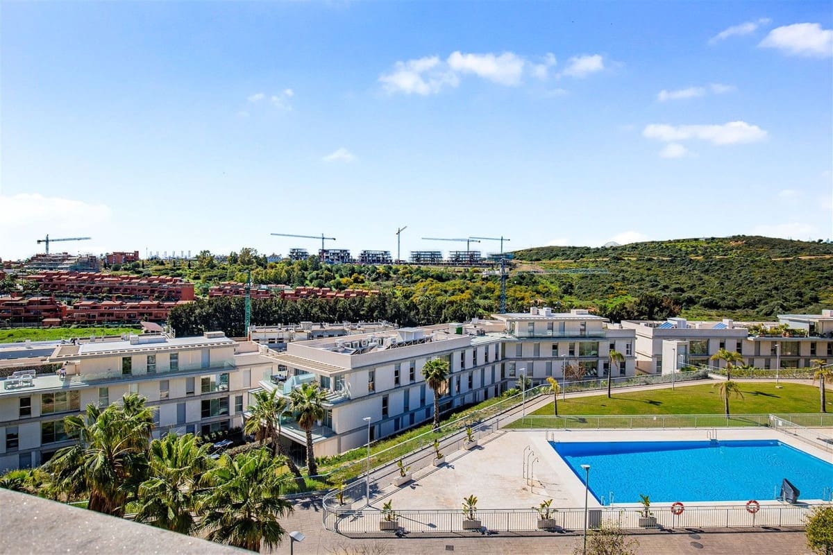 3 soverom Penthouse til salgs i Estepona med svømmebasseng garasje - € 539 000 (Ref: 9894698)