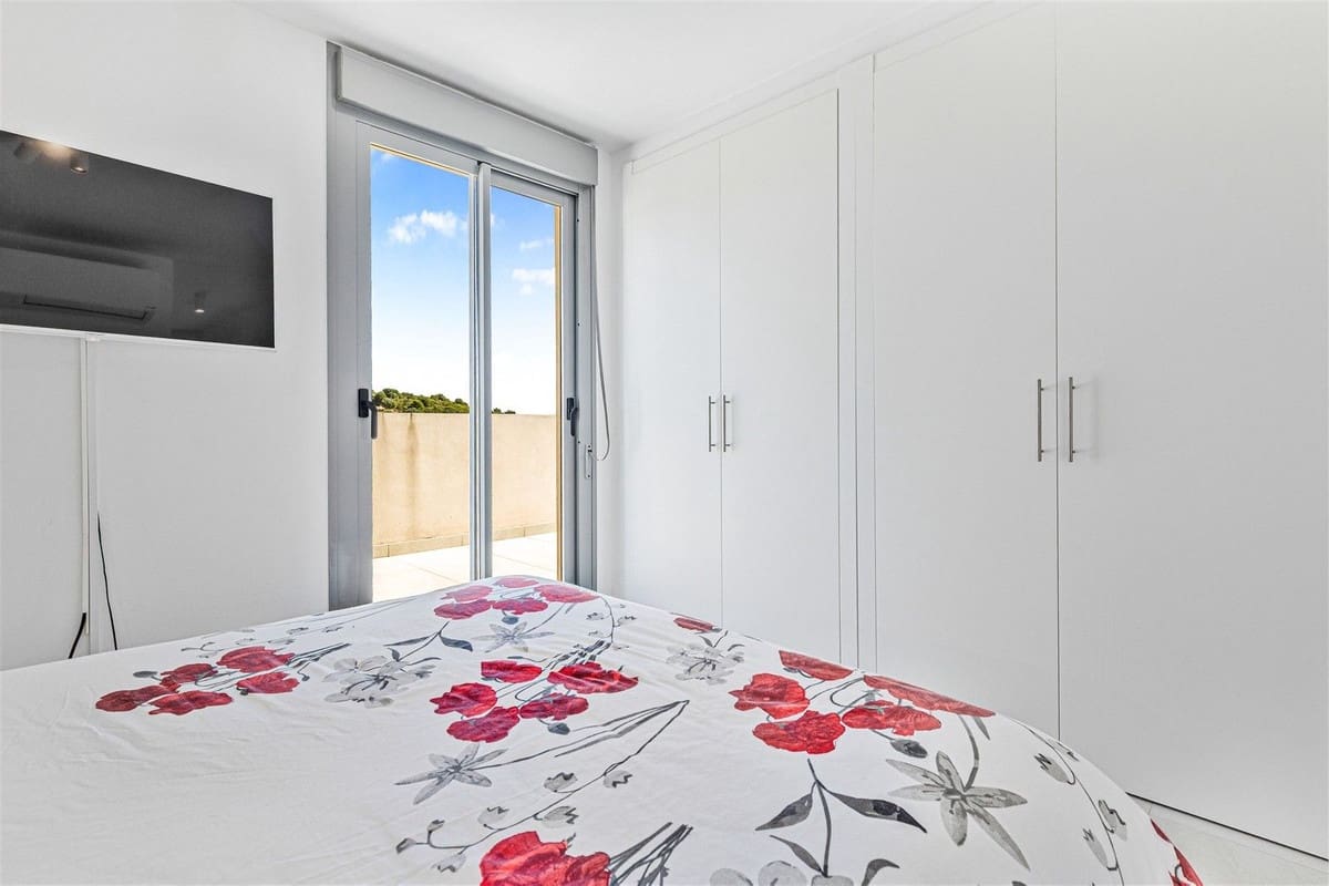 3 soverom Penthouse til salgs i Estepona med svømmebasseng garasje - € 539 000 (Ref: 9894698)