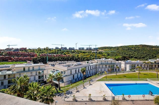 3 soverom Penthouse til salgs i Estepona med svømmebasseng garasje - € 539 000 (Ref: 9894698)