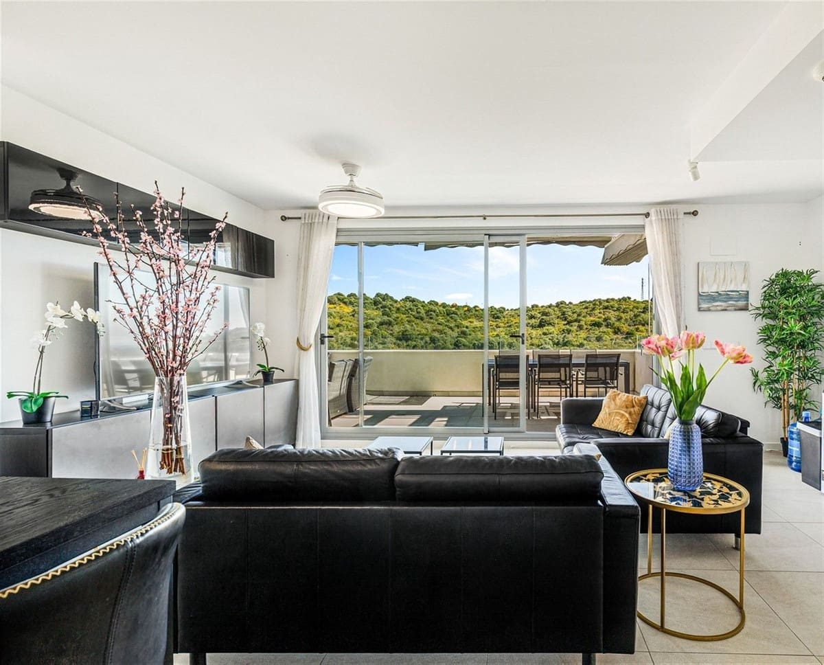 3 soverom Penthouse til salgs i Estepona med svømmebasseng garasje - € 539 000 (Ref: 9894698)
