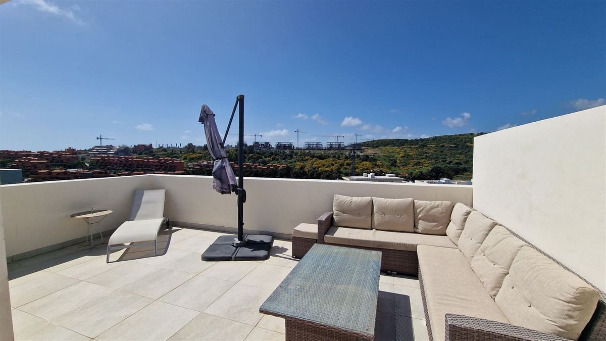 3 soverom Penthouse til salgs i Estepona med svømmebasseng garasje - € 539 000 (Ref: 9894698)
