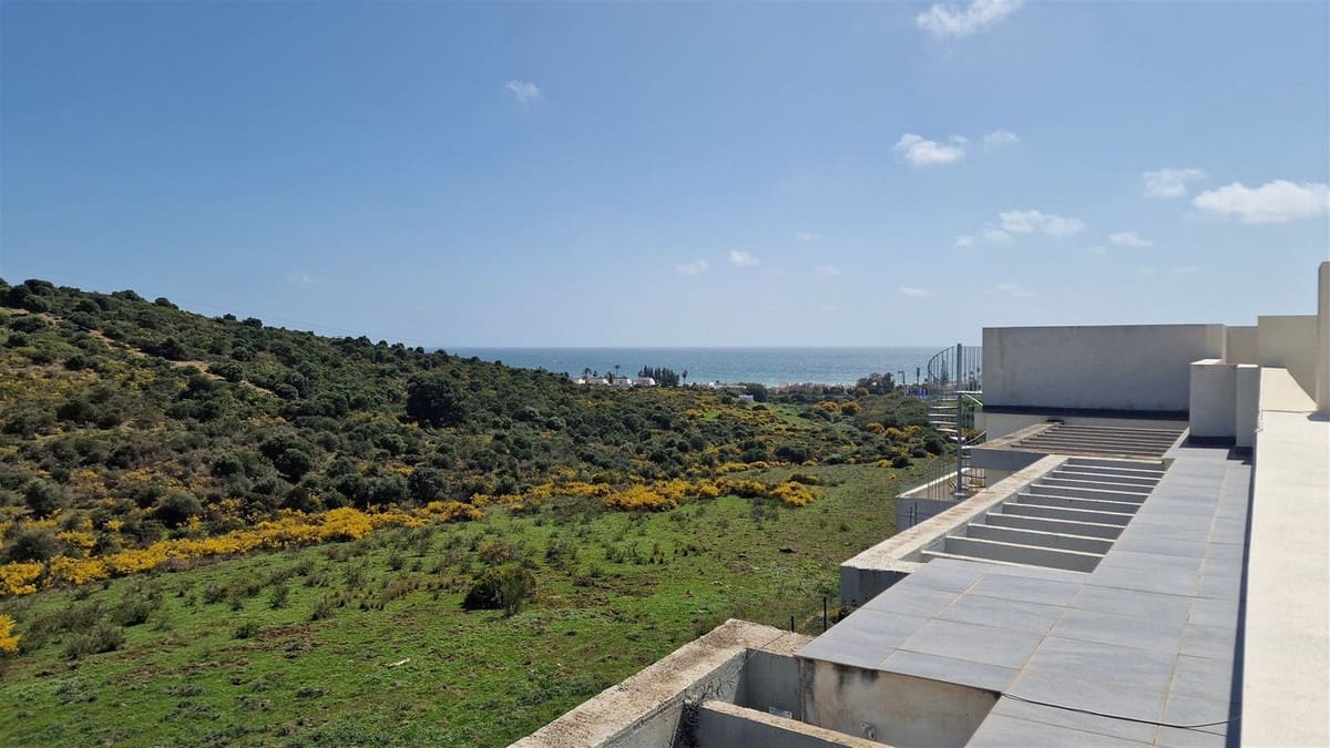 3 soverom Penthouse til salgs i Estepona med svømmebasseng garasje - € 539 000 (Ref: 9894698)