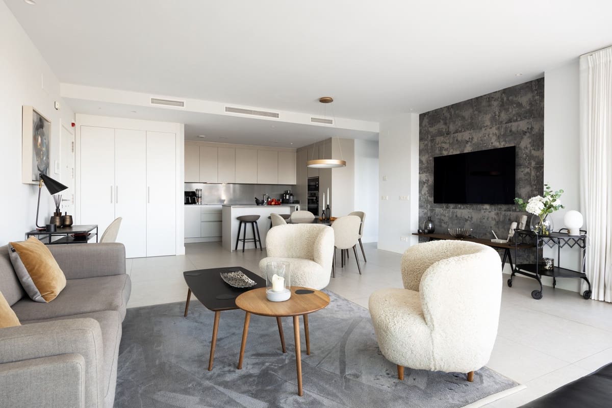 2 soverom Leilighet til salgs i La Quinta med svømmebasseng garasje - € 795 000 (Ref: 9894710)