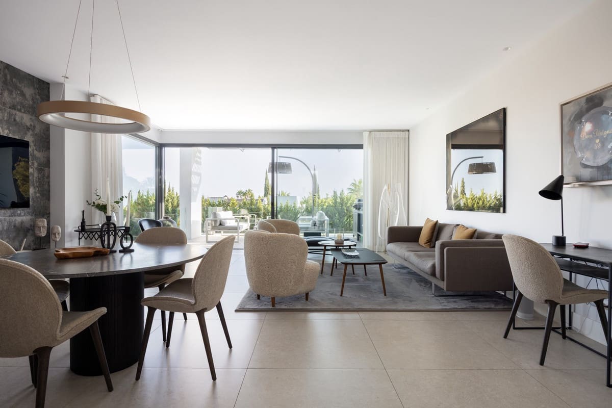 2 soverom Leilighet til salgs i La Quinta med svømmebasseng garasje - € 795 000 (Ref: 9894710)