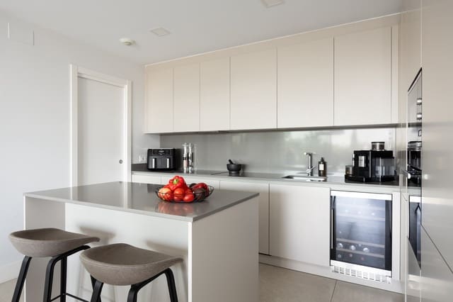 2 soverom Leilighet til salgs i La Quinta, Benahavís med svømmebasseng garasje - € 795 000 (Ref: 9894710)