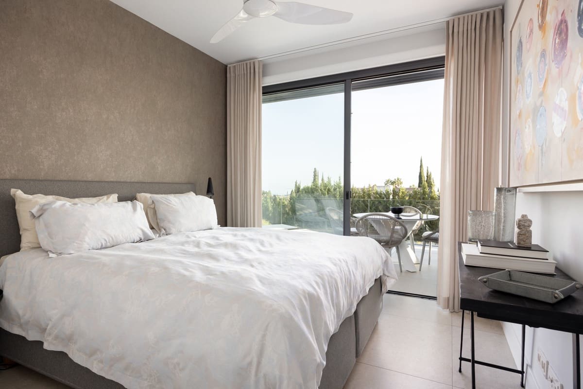 2 soverom Leilighet til salgs i La Quinta med svømmebasseng garasje - € 795 000 (Ref: 9894710)