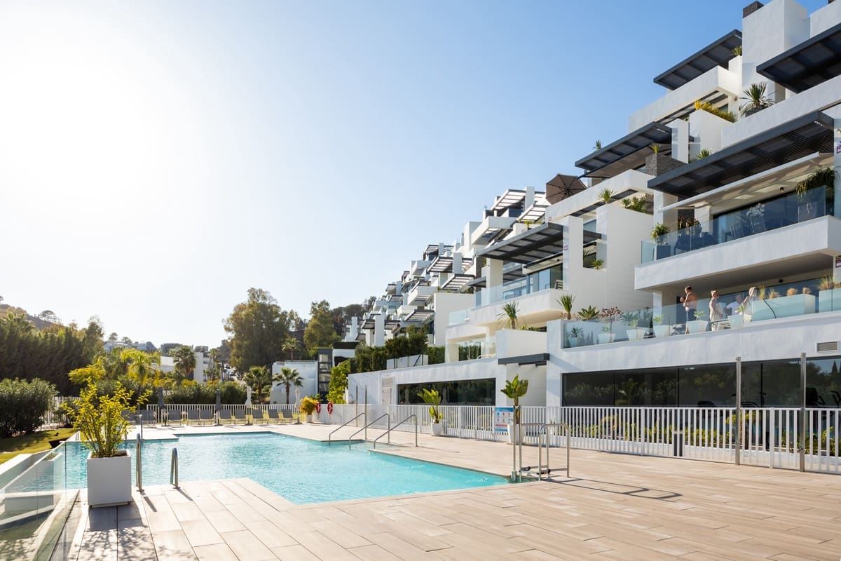 2 soverom Leilighet til salgs i La Quinta med svømmebasseng garasje - € 795 000 (Ref: 9894710)