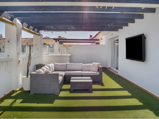 Ático de 3 habitaciones en Nueva Andalucia, Marbella en venta con garaje - 799.000 € (Ref: 9894711)