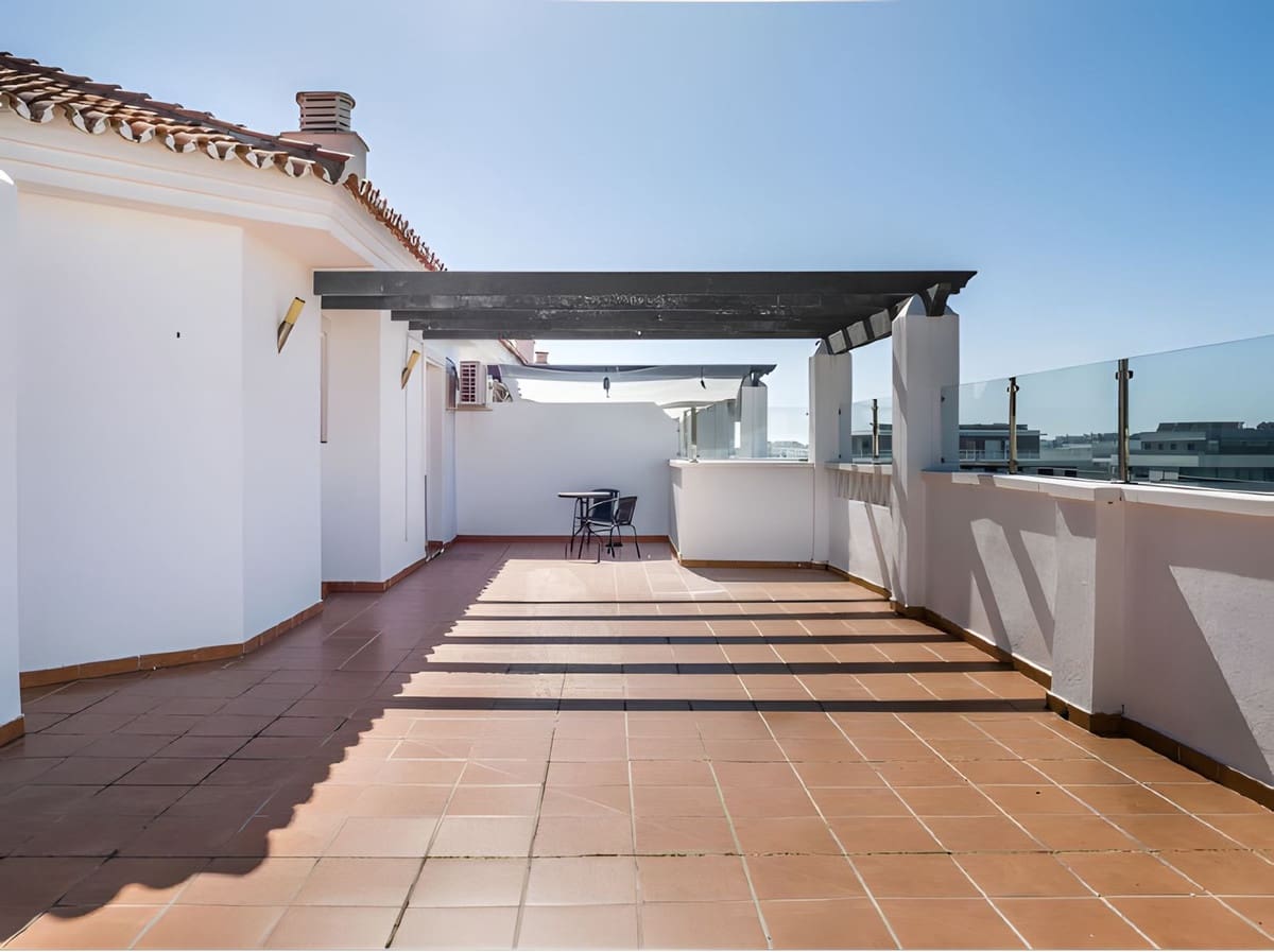 Ático de 3 habitaciones en Nueva Andalucia en venta con garaje - 799.000 € (Ref: 9894711)