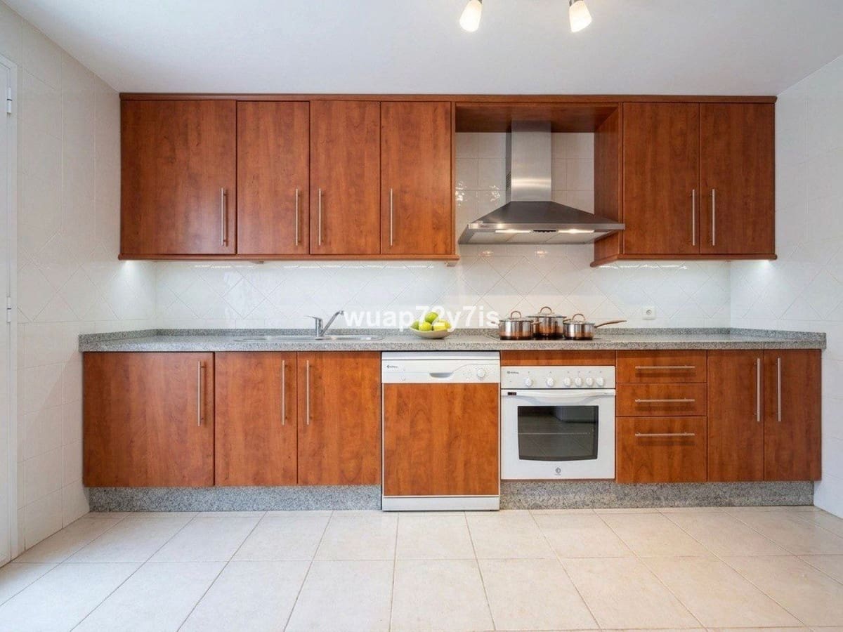 3 bedroom Apartment for sale in Elviria with pool garage - € 478,000 (Ref: 9894712)