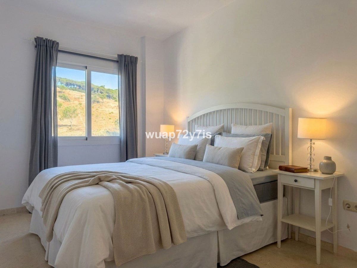 3 bedroom Apartment for sale in Elviria with pool garage - € 478,000 (Ref: 9894712)