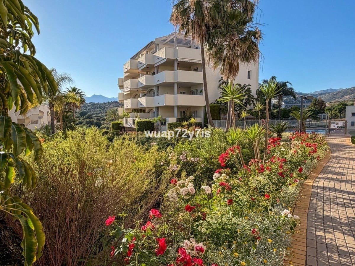 3 bedroom Apartment for sale in Elviria with pool garage - € 478,000 (Ref: 9894712)