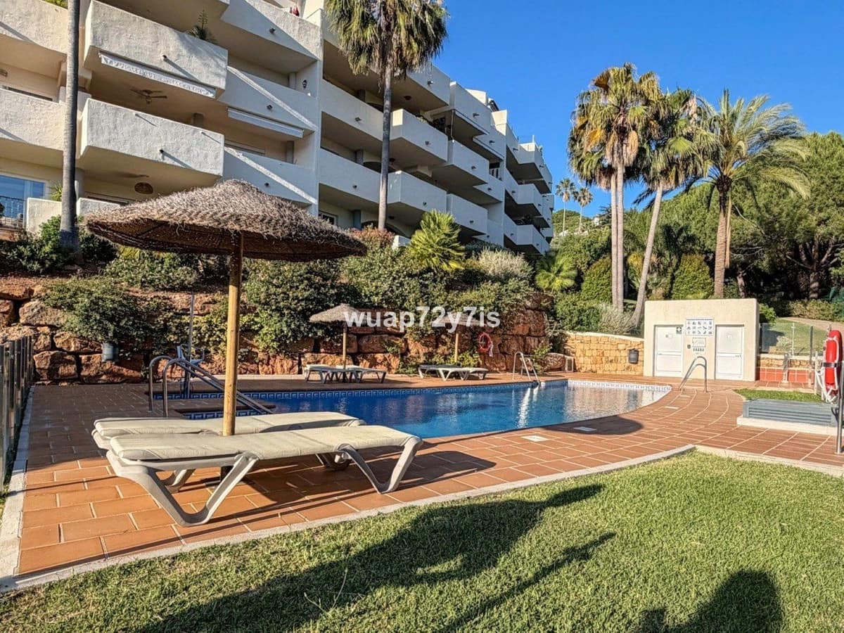 3 bedroom Apartment for sale in Elviria with pool garage - € 478,000 (Ref: 9894712)
