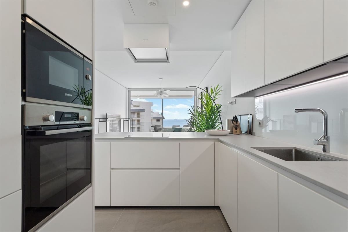 2 Zimmer Penthouse zu verkaufen in Fuengirola mit Pool Garage - 809.000 € (Ref: 9894757)
