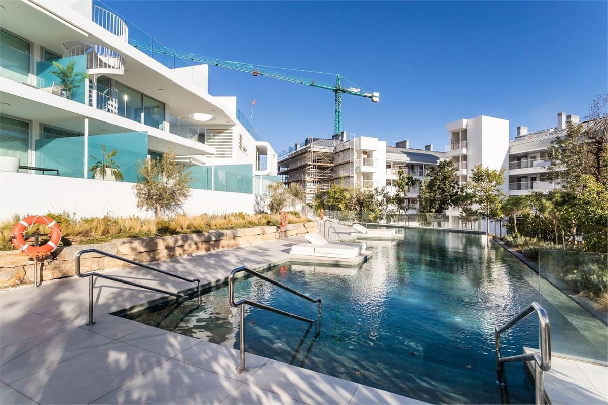 2 Zimmer Penthouse zu verkaufen in Fuengirola mit Pool Garage - 809.000 € (Ref: 9894757)