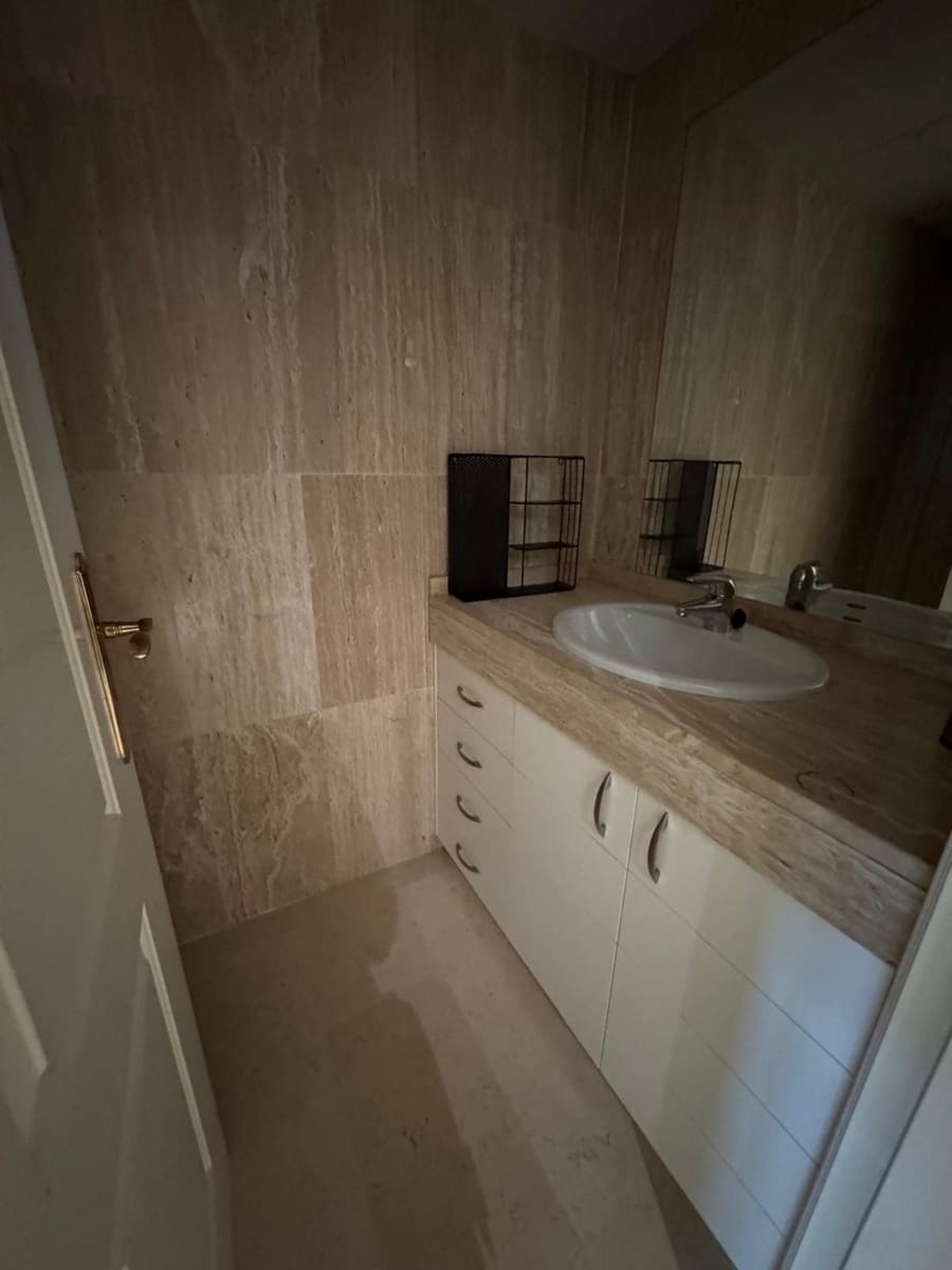 Apartamento de 3 habitaciones en Elviria en venta con piscina garaje - 450.000 € (Ref: 9894839)