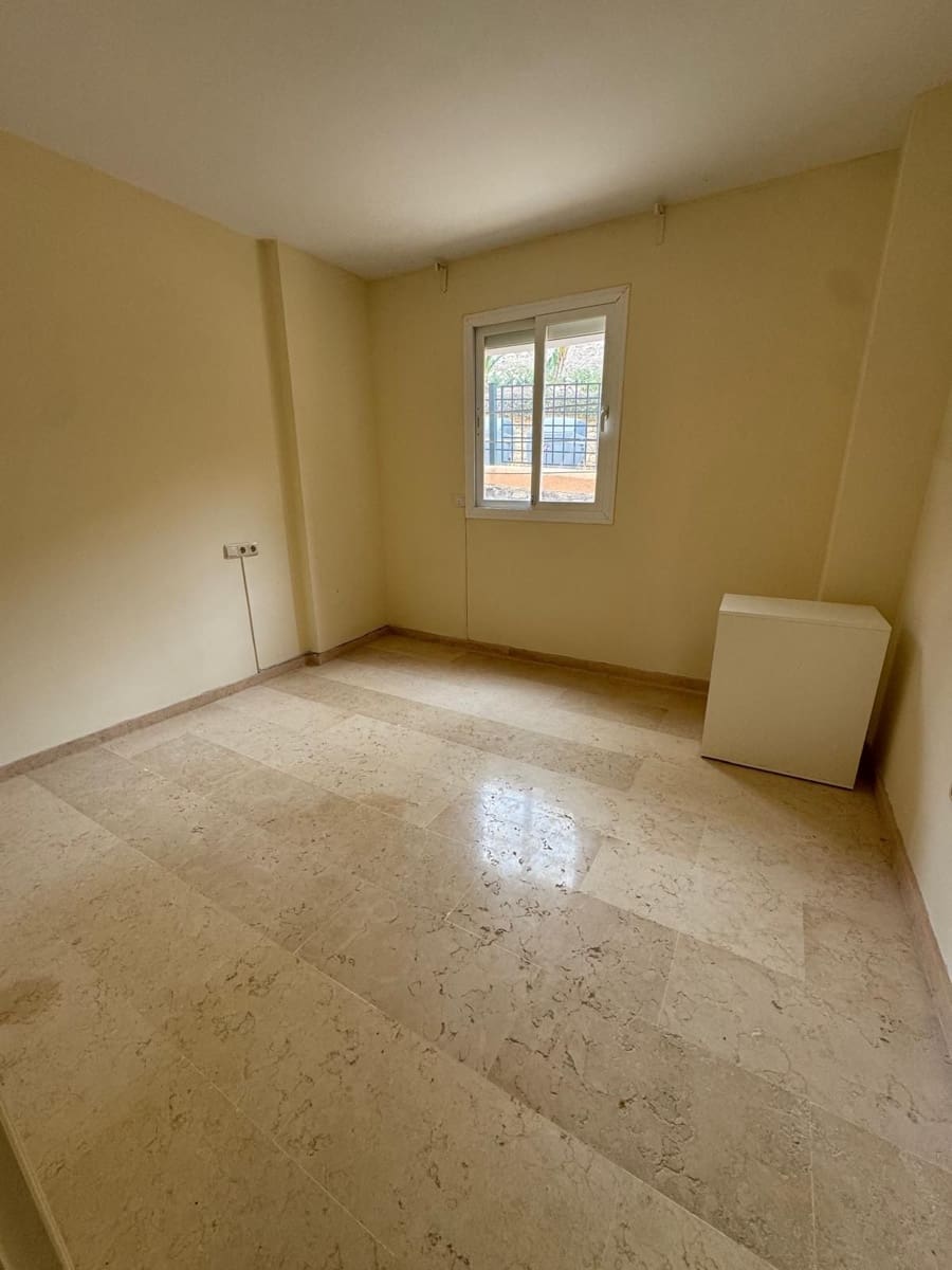 Apartamento de 3 habitaciones en Elviria en venta con piscina garaje - 450.000 € (Ref: 9894839)