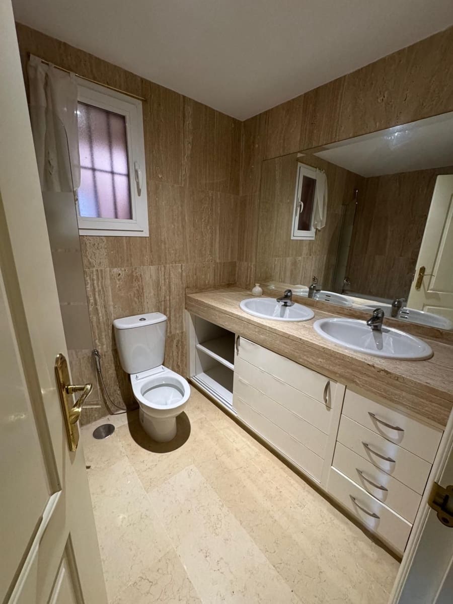 Apartamento de 3 habitaciones en Elviria en venta con piscina garaje - 450.000 € (Ref: 9894839)