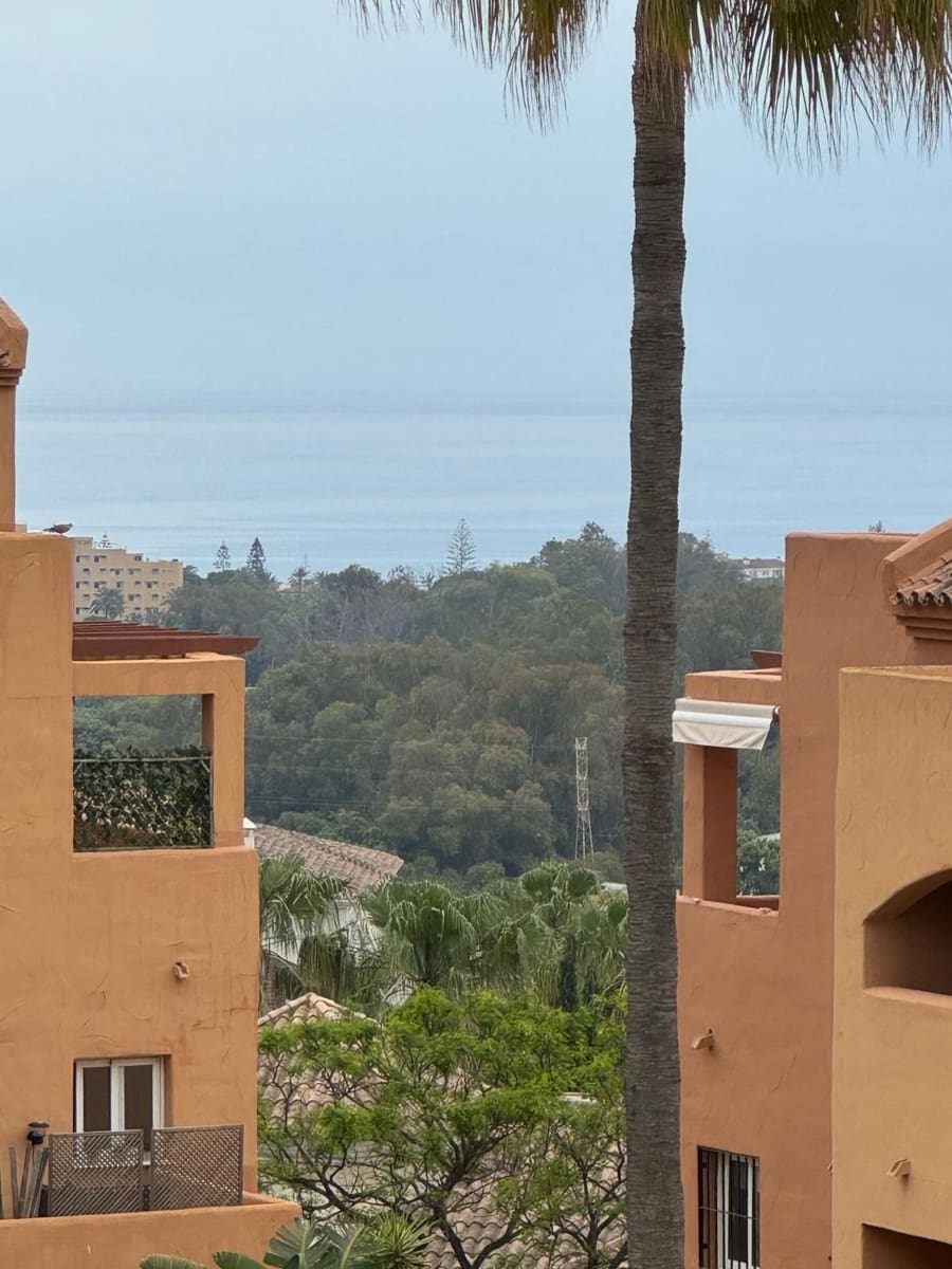 Apartamento de 3 habitaciones en Elviria en venta con piscina garaje - 450.000 € (Ref: 9894839)