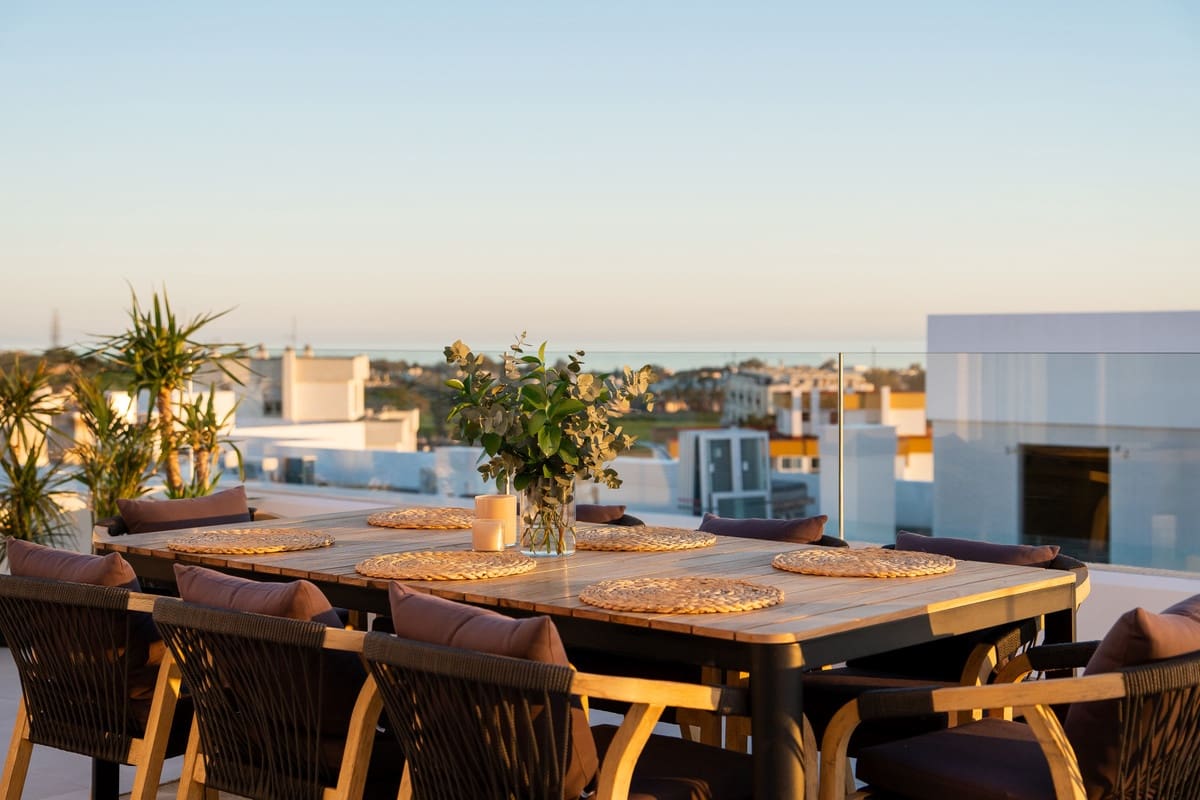 4 Zimmer Penthouse zu verkaufen in Marbella mit Pool Garage - 995.000 € (Ref: 9894841)