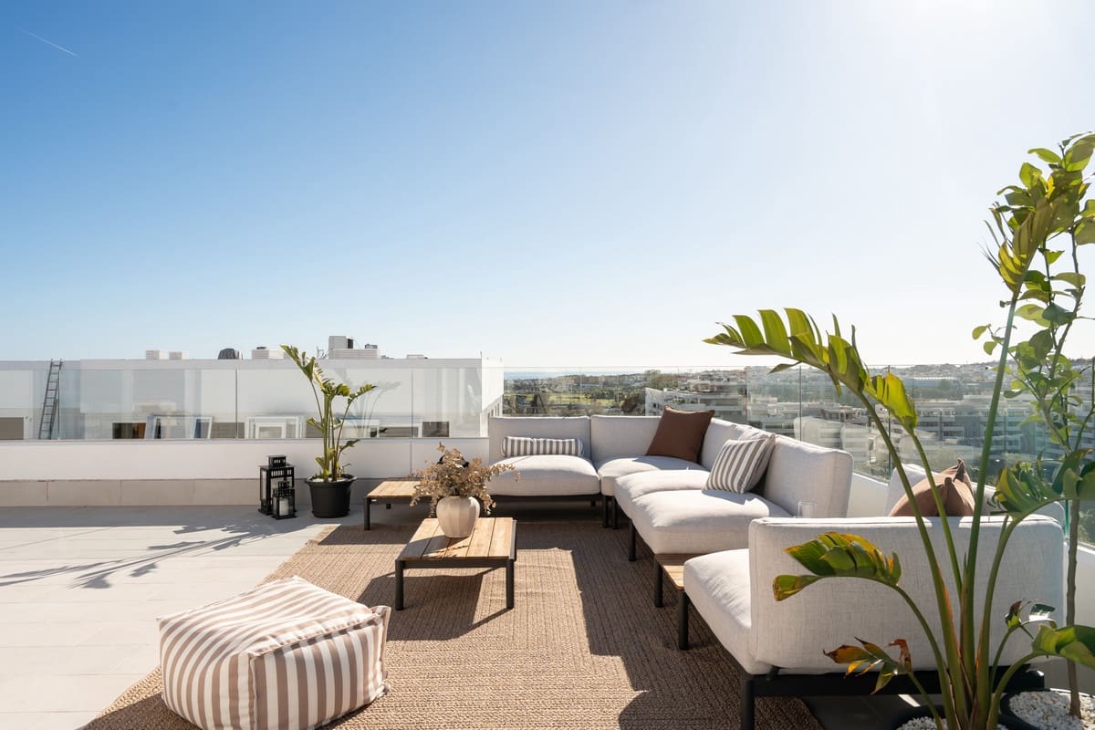 4 Zimmer Penthouse zu verkaufen in Marbella mit Pool Garage - 995.000 € (Ref: 9894841)