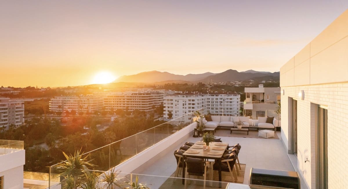 4 Zimmer Penthouse zu verkaufen in Marbella mit Pool Garage - 995.000 € (Ref: 9894841)