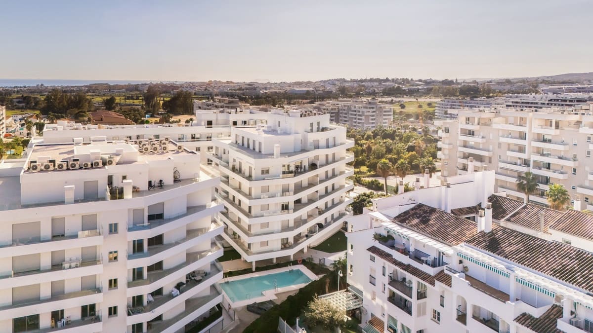 4 Zimmer Penthouse zu verkaufen in Marbella mit Pool Garage - 995.000 € (Ref: 9894841)