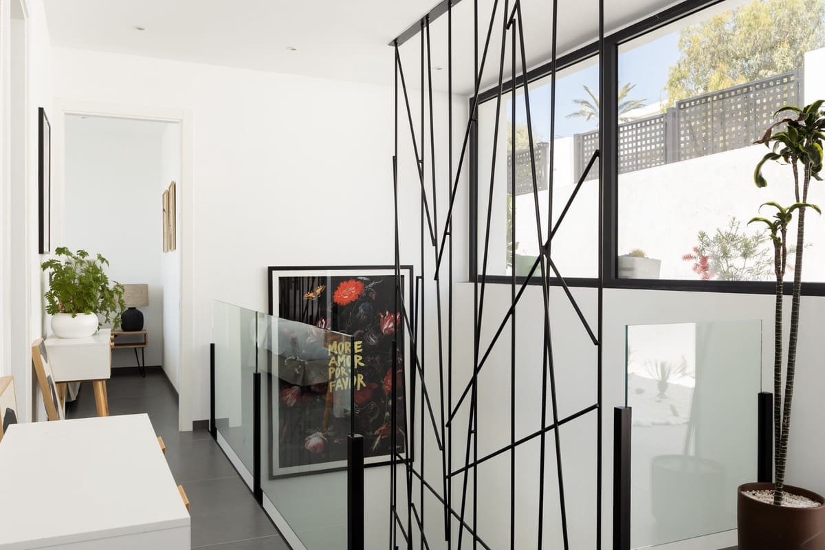 4 soverom Villa til salgs i Estepona med svømmebasseng garasje - € 1 295 000 (Ref: 9894845)