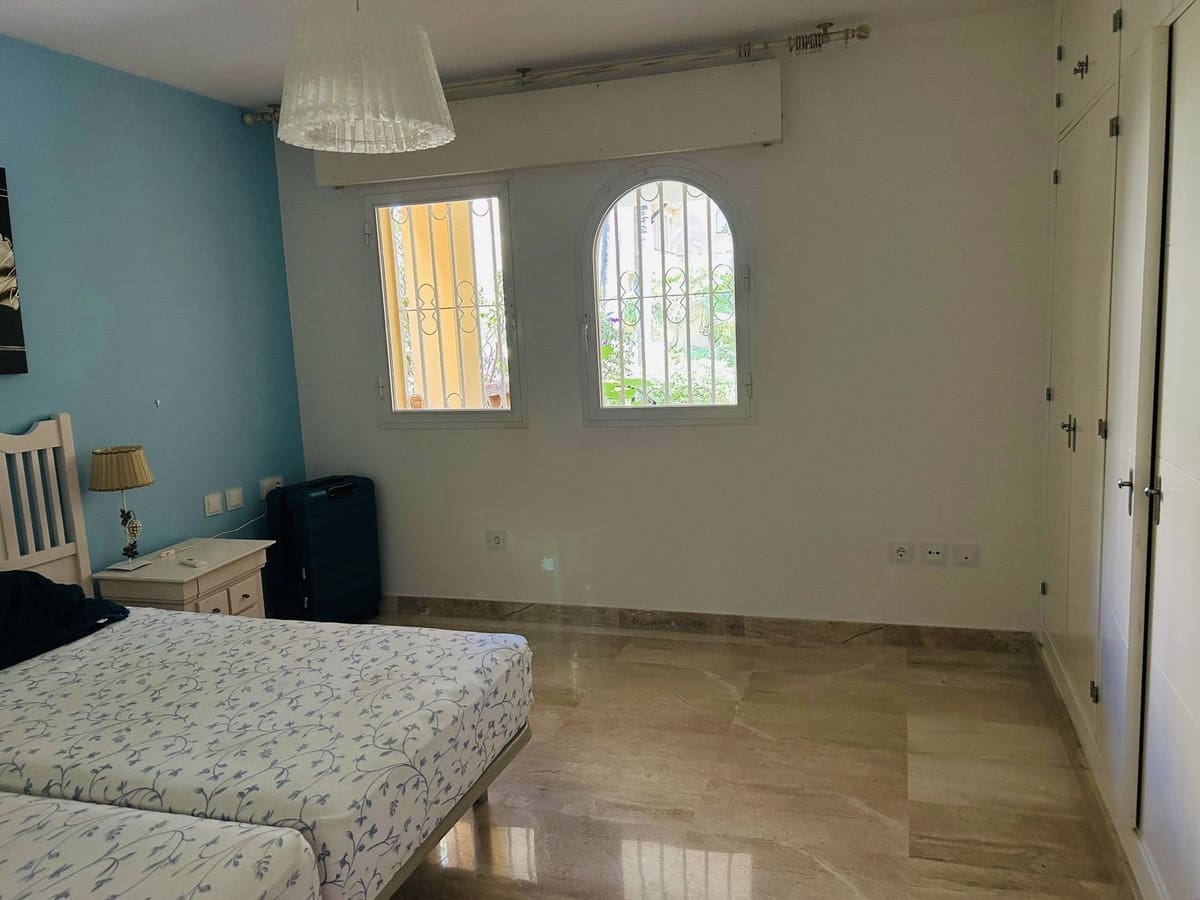 Apartamento de 2 habitaciones en Elviria en venta con piscina garaje - 600.000 € (Ref: 9895012)
