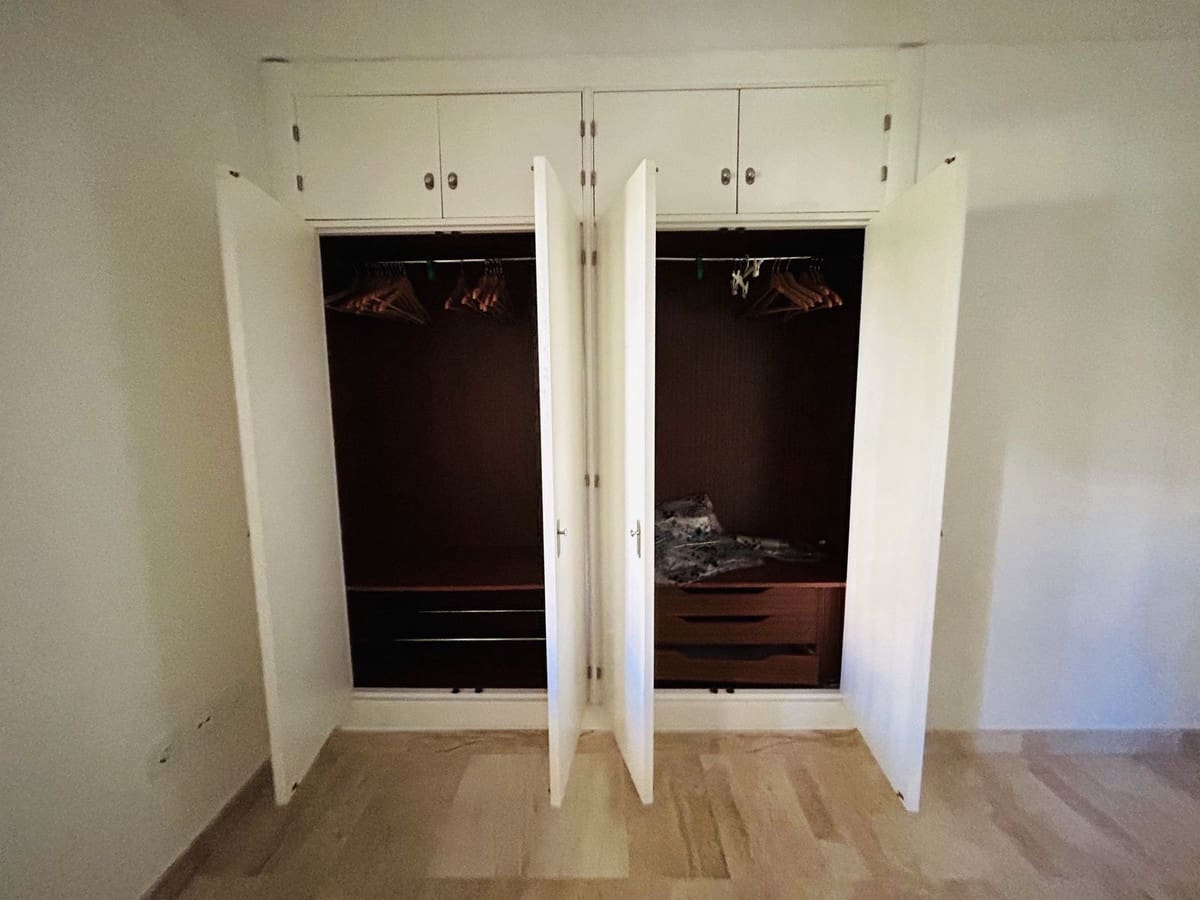 Apartamento de 2 habitaciones en Elviria en venta con piscina garaje - 600.000 € (Ref: 9895012)