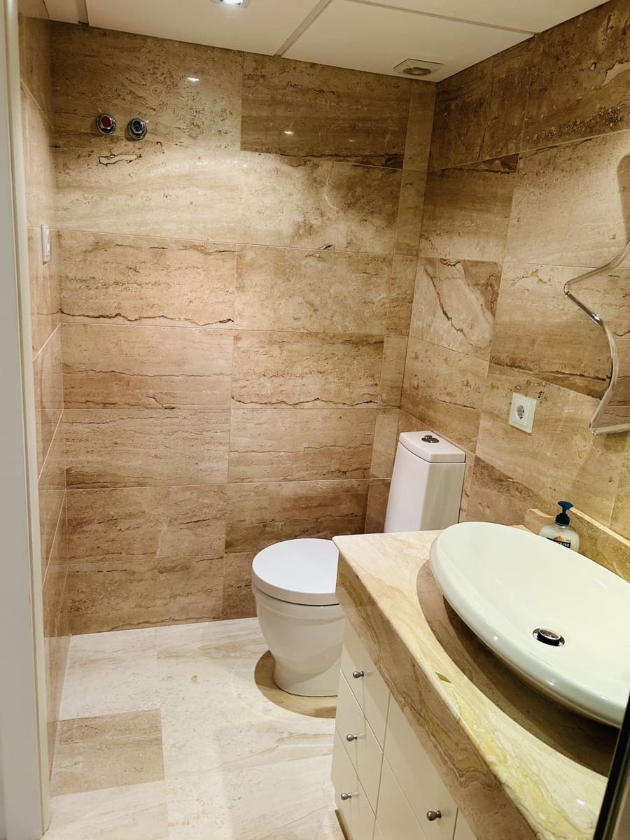 Apartamento de 2 habitaciones en Elviria en venta con piscina garaje - 600.000 € (Ref: 9895012)
