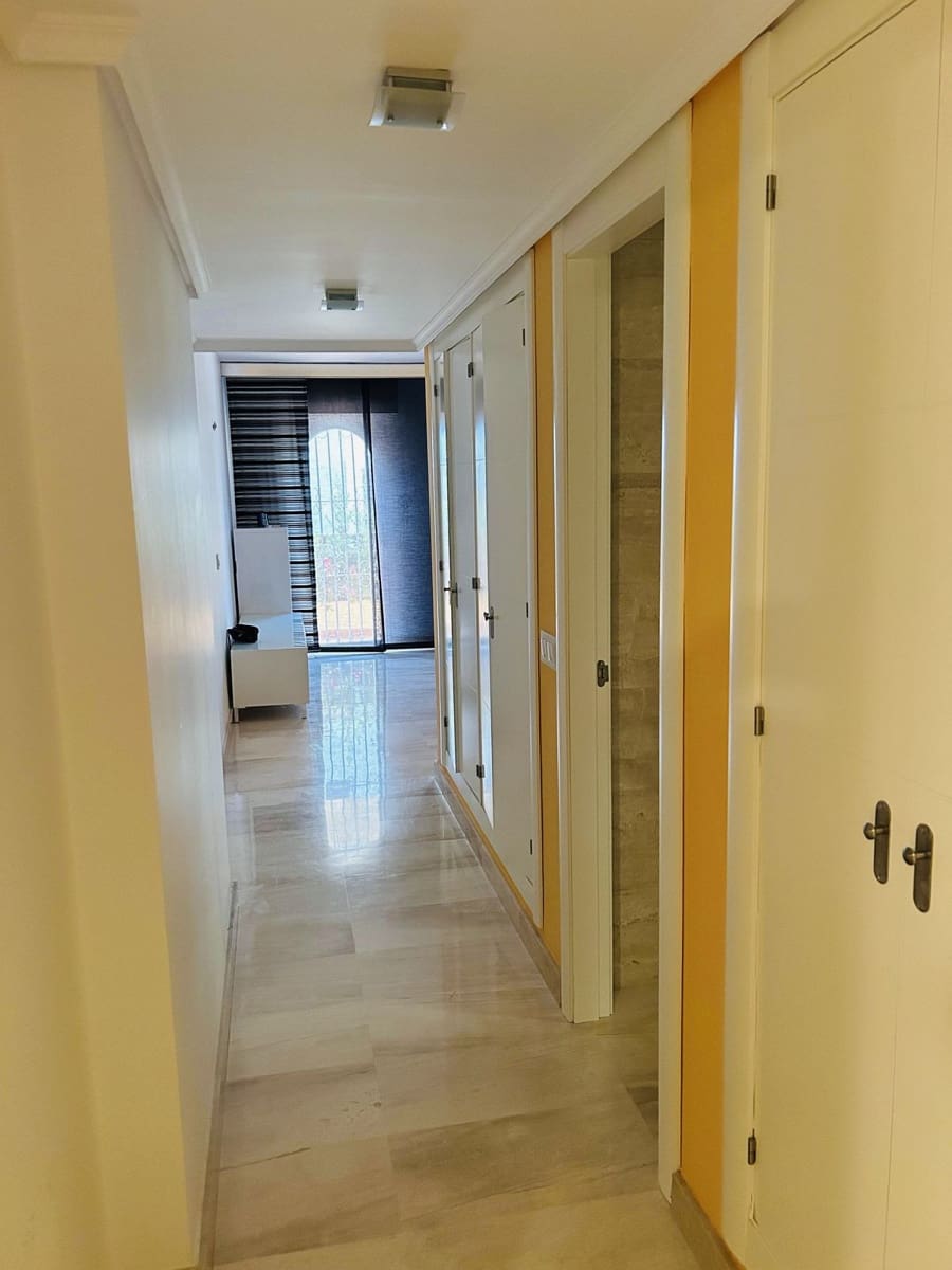 Apartamento de 2 habitaciones en Elviria en venta con piscina garaje - 600.000 € (Ref: 9895012)