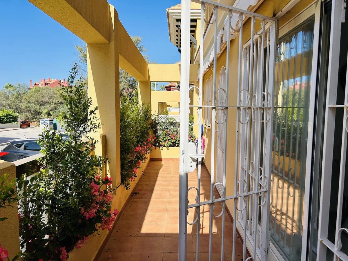 Apartamento de 2 habitaciones en Elviria en venta con piscina garaje - 600.000 € (Ref: 9895012)