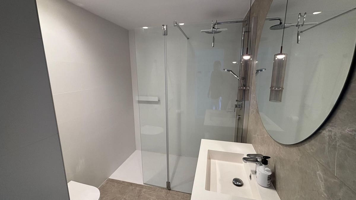 2 soveværelse Lejlighed til salg i Estepona med swimmingpool garage - € 595.000 (Ref: 9895031)