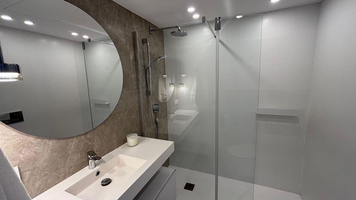 2 soveværelse Lejlighed til salg i Estepona med swimmingpool garage - € 595.000 (Ref: 9895031)