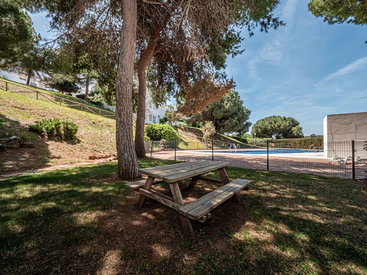 4 soveværelse Byhus til salg i Calahonda med swimmingpool - € 595.000 (Ref: 9895234)