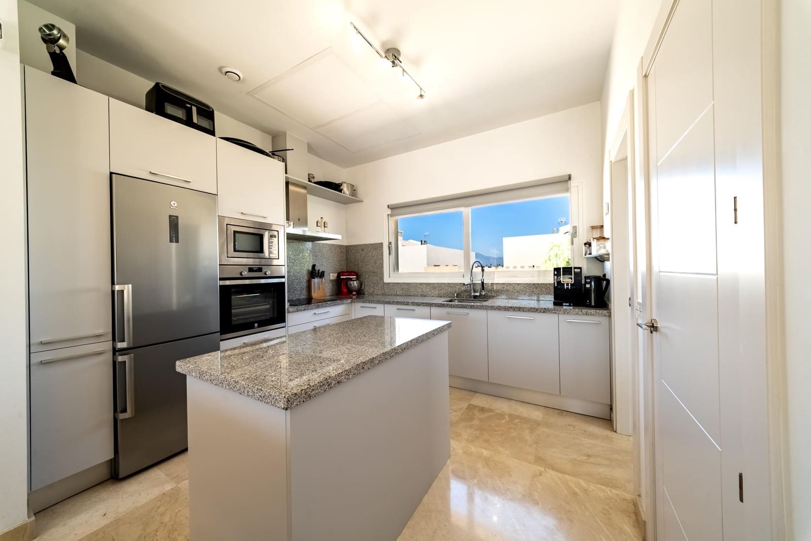 Chalet de 3 habitaciones en Coín en venta con piscina garaje - 479.950 € (Ref: 9895342)