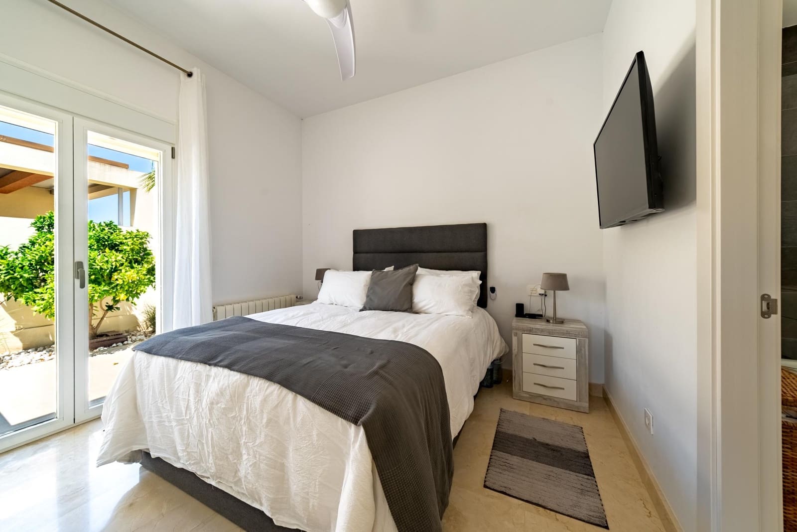 Chalet de 3 habitaciones en Coín en venta con piscina garaje - 479.950 € (Ref: 9895342)