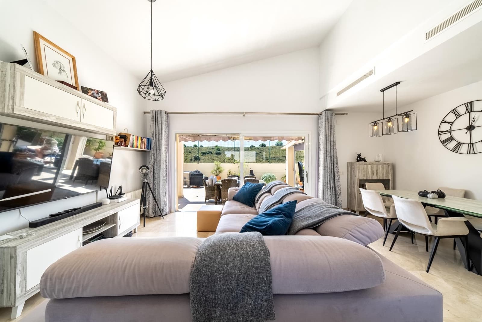 Chalet de 3 habitaciones en Coín en venta con piscina garaje - 479.950 € (Ref: 9895342)