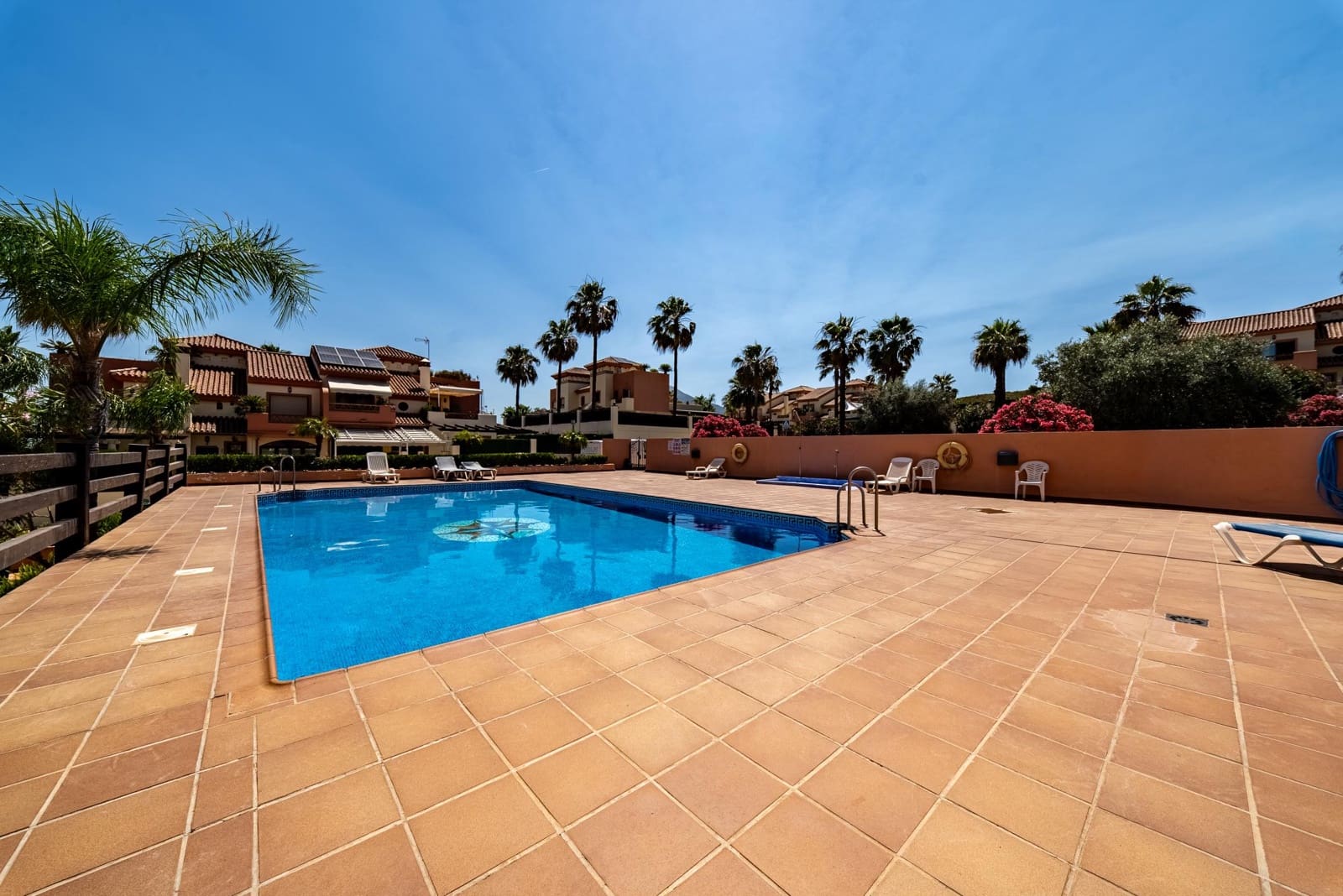 Chalet de 3 habitaciones en Coín en venta con piscina garaje - 479.950 € (Ref: 9895342)