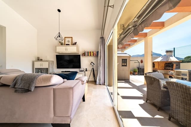 Chalet de 3 habitaciones en Coín en venta con piscina garaje - 479.950 € (Ref: 9895342)