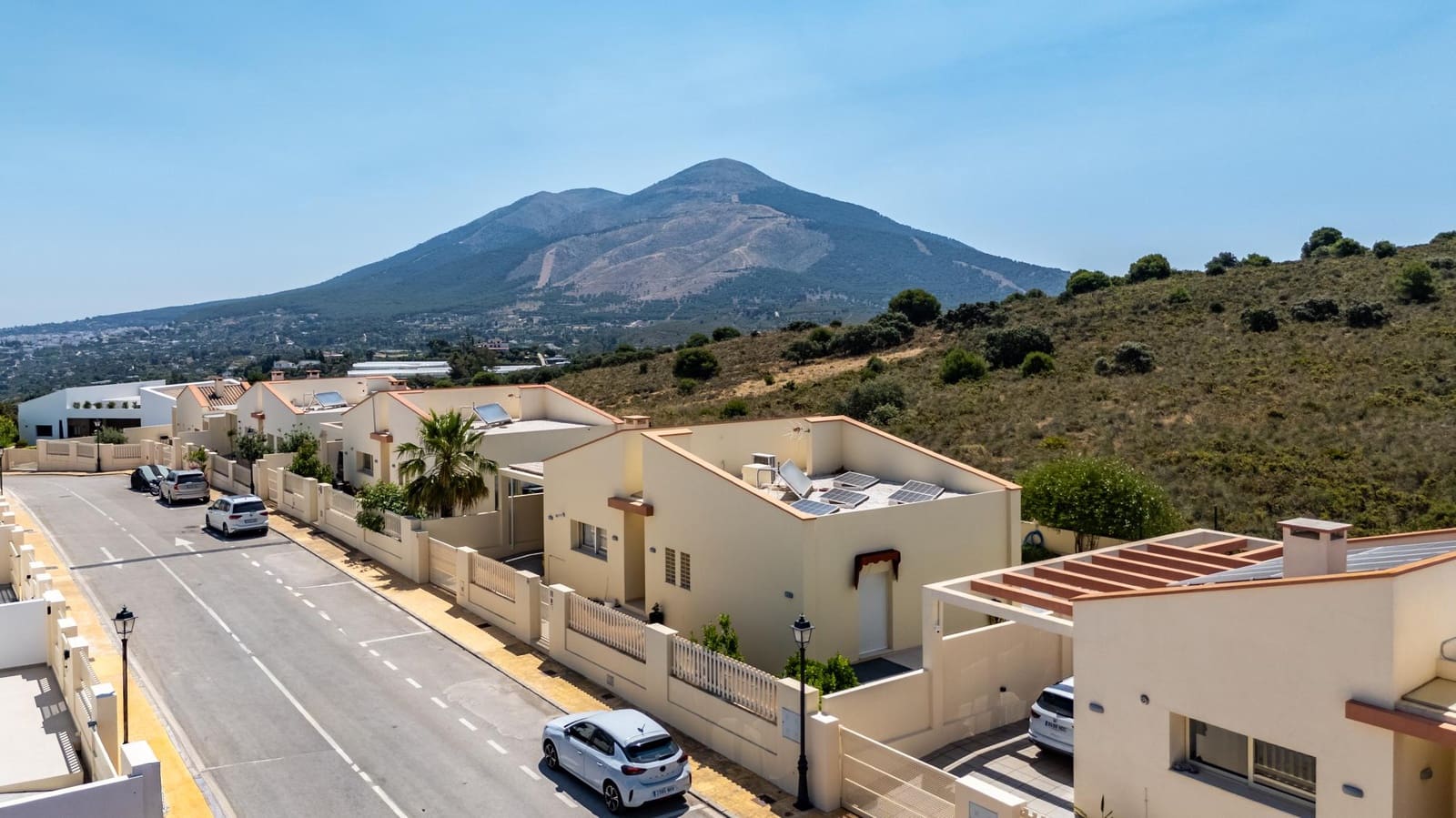 Chalet de 3 habitaciones en Coín en venta con piscina garaje - 479.950 € (Ref: 9895342)
